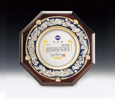 판촉물 상패/휘장, 브랜드 가치를 높이는 디자인 전략